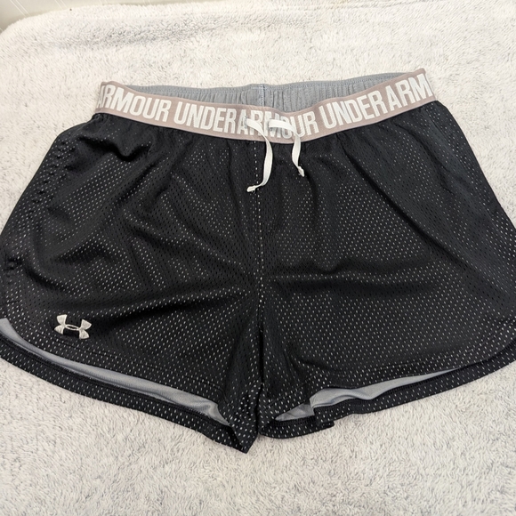 Under Armour Women's Black and Gray Athletic Running Shorts Lot Of 2 Sz Medium - Picture 2 of 5